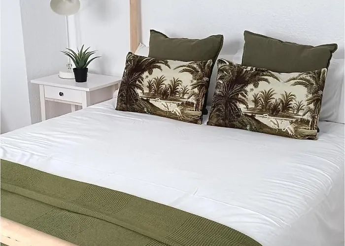 +3bed +2bath +wifi Lägenhet *